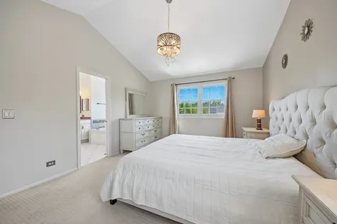 823 Warwick Lane Lake Zurich IL 60047