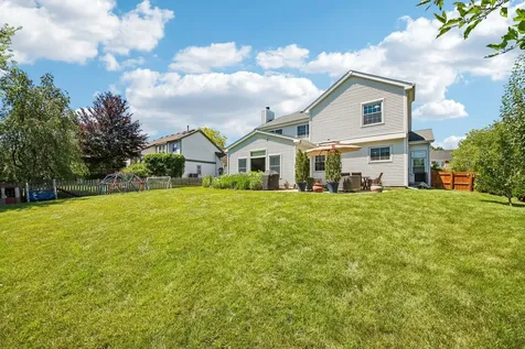 823 Warwick Lane Lake Zurich IL 60047