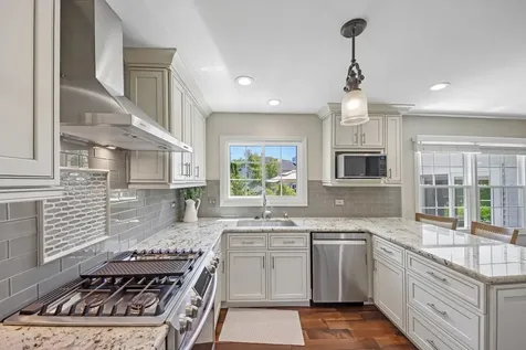 823 Warwick Lane Lake Zurich IL 60047