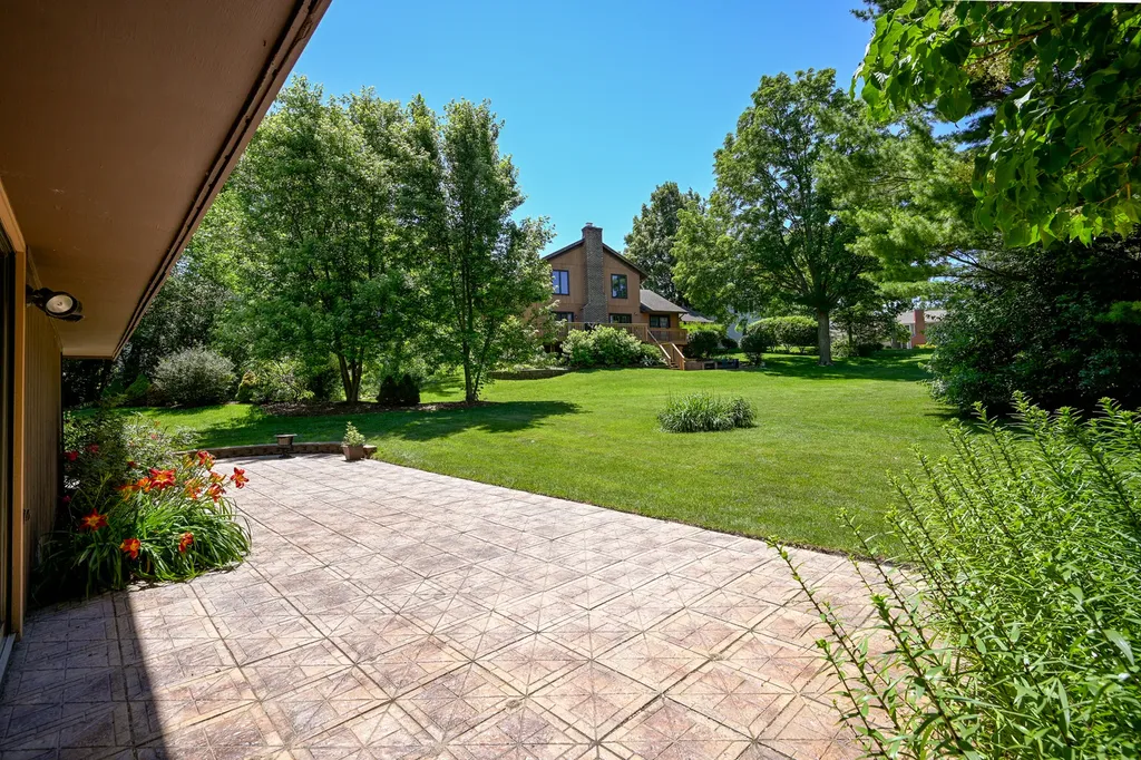 1549 Snowberry Court Downers Grove IL 60515