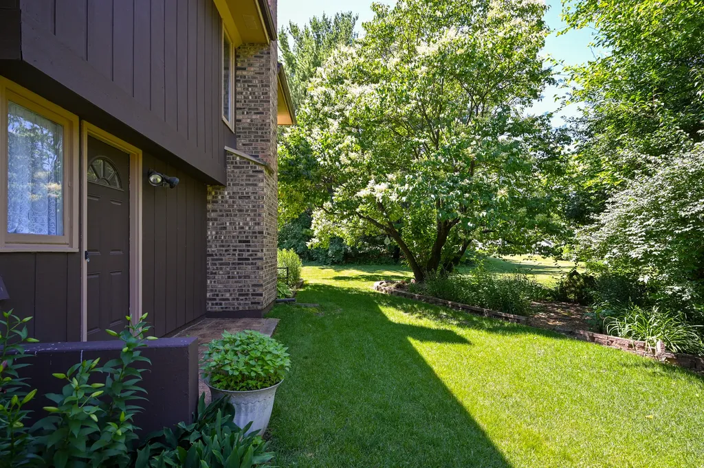 1549 Snowberry Court Downers Grove IL 60515