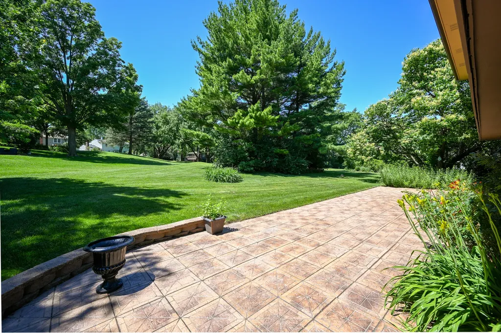 1549 Snowberry Court Downers Grove IL 60515