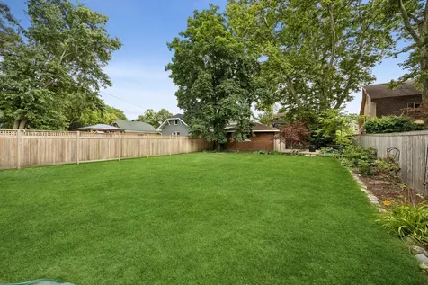 210 Gage Road Riverside IL 60546