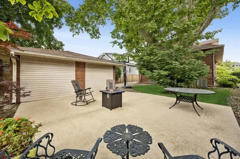 210 Gage Road Riverside IL 60546