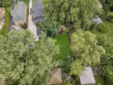 210 Gage Road Riverside IL 60546