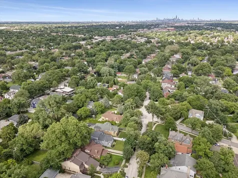 210 Gage Road Riverside IL 60546