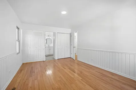 532 Iroquois Trail Carol Stream IL 60188