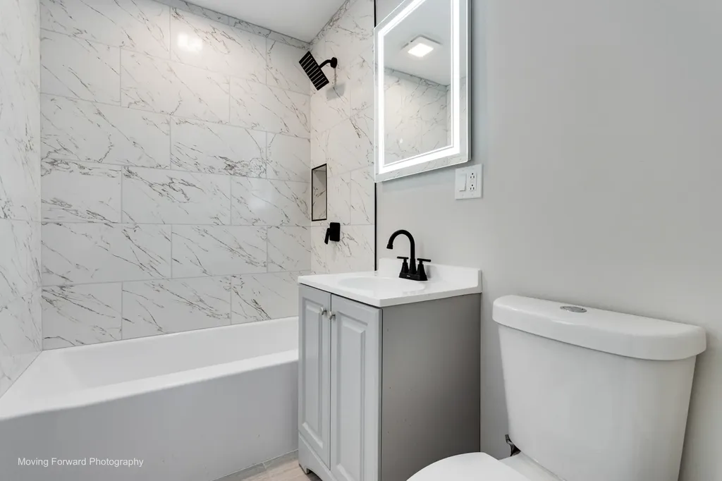 9432 South Bishop Street Chicago IL 60620