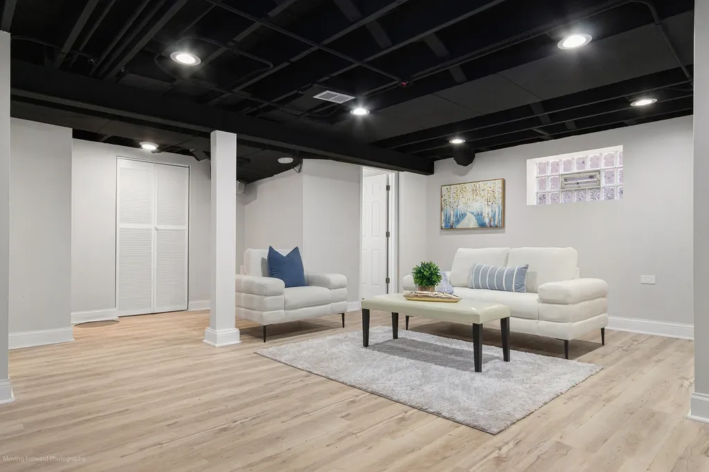 9432 South Bishop Street Chicago IL 60620