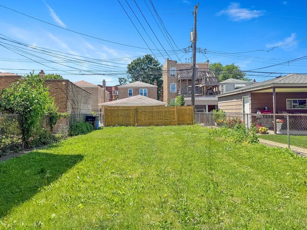 9432 South Bishop Street Chicago IL 60620