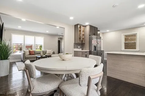 9432 South Bishop Street Chicago IL 60620