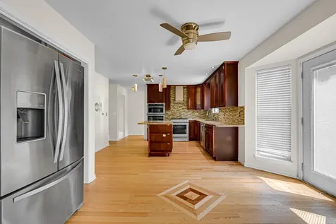 1853 Lake Shore Court Romeoville IL 60446
