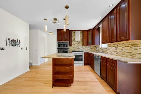 1853 Lake Shore Court Romeoville IL 60446