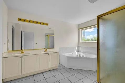 1853 Lake Shore Court Romeoville IL 60446