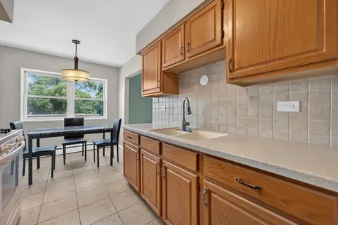 415 South Maple Avenue Oak Park IL 60302