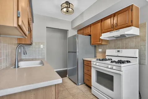 415 South Maple Avenue Oak Park IL 60302