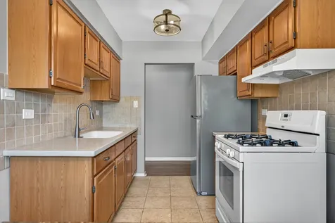 415 South Maple Avenue Oak Park IL 60302