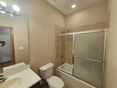 1326 West Grenshaw Street Chicago IL 60607