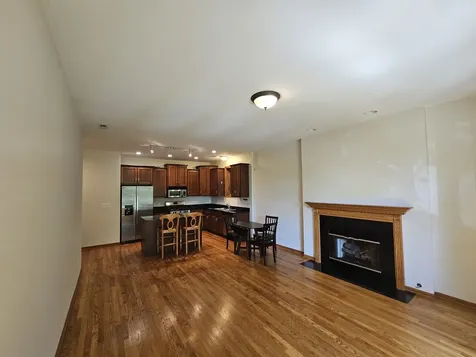 1326 West Grenshaw Street Chicago IL 60607