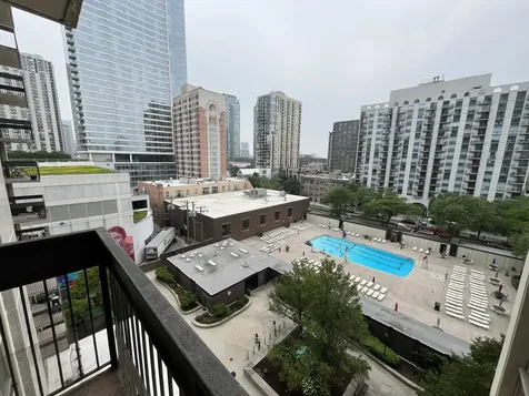 1255 North Sandburg Terrace Chicago IL 60610