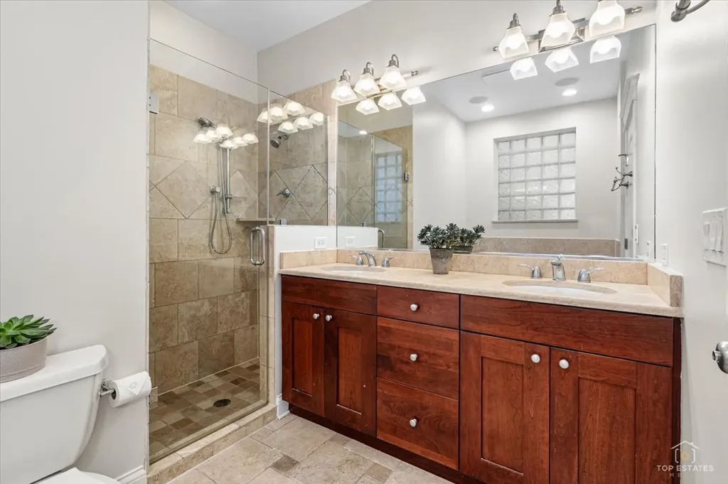 1541 West Montana Street Chicago IL 60614