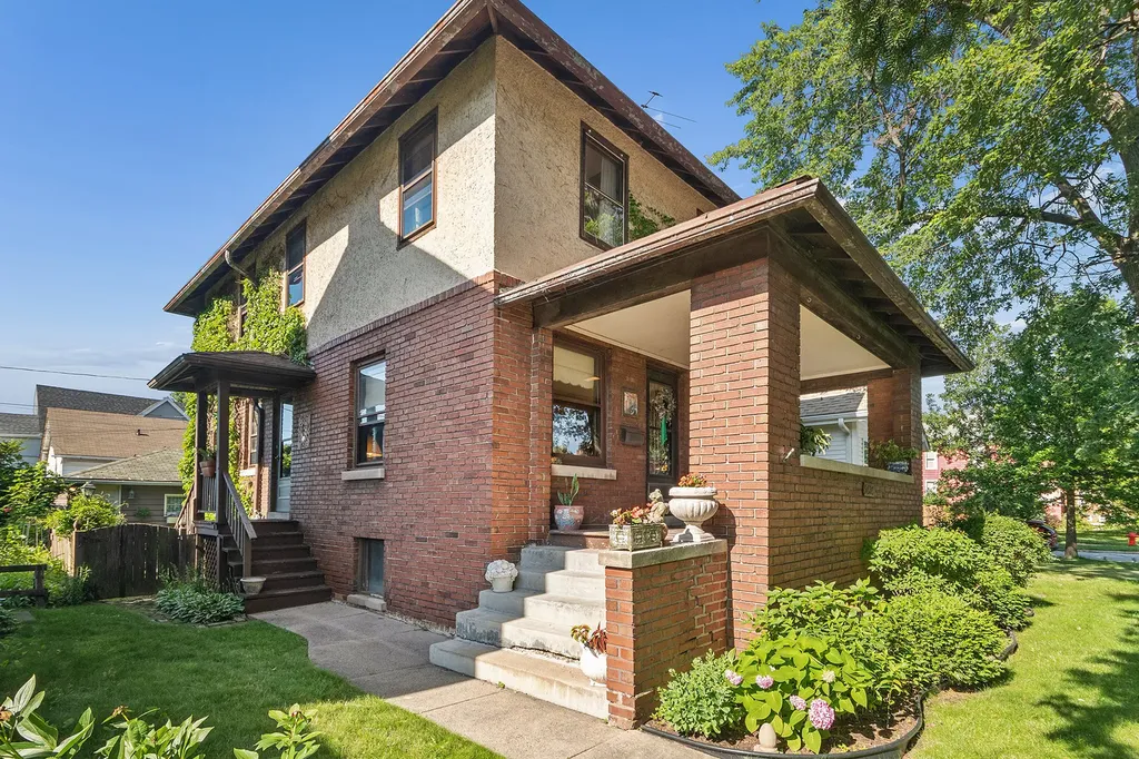 2636 Burr Oak Avenue Blue Island IL 60406
