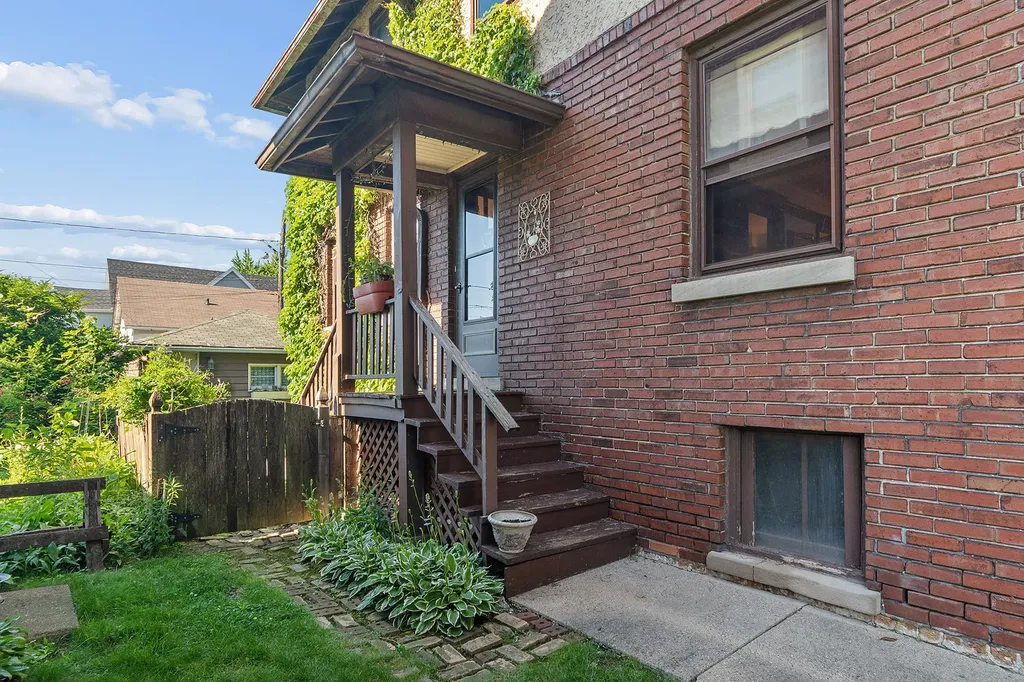 2636 Burr Oak Avenue Blue Island IL 60406