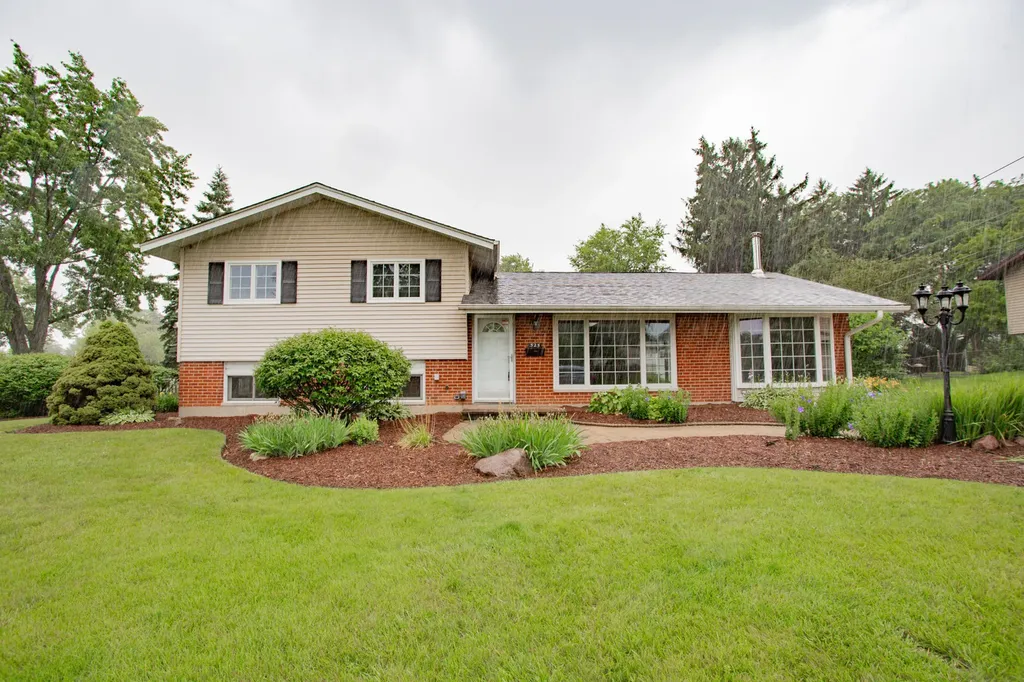 525 Briarcliff Lane Hoffman Estates IL 60169