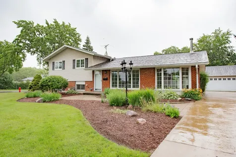 525 Briarcliff Lane Hoffman Estates IL 60169