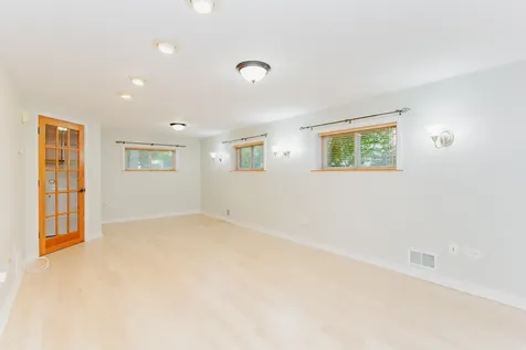 525 Briarcliff Lane Hoffman Estates IL 60169