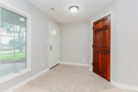 525 Briarcliff Lane Hoffman Estates IL 60169