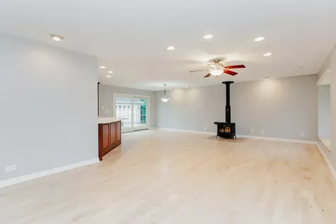525 Briarcliff Lane Hoffman Estates IL 60169
