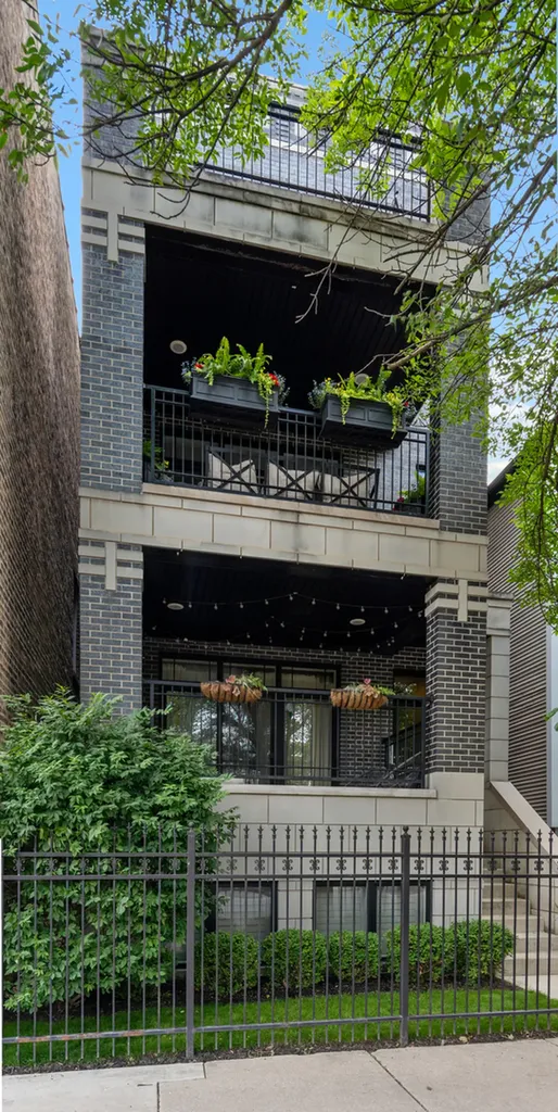 3302 North Racine Avenue Chicago IL 60657