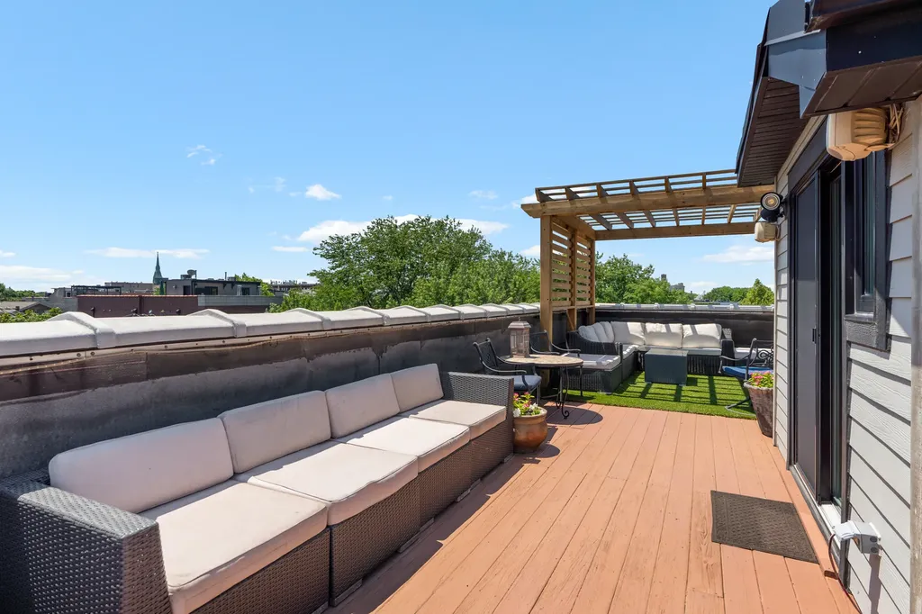 3302 North Racine Avenue Chicago IL 60657