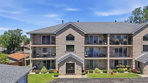 8836 Amelia Court Justice IL 60458