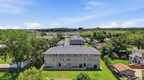 8836 Amelia Court Justice IL 60458