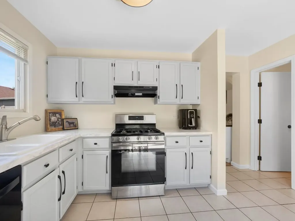 3087 Kelly Court Aurora IL 60504