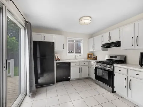 3087 Kelly Court Aurora IL 60504