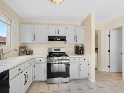 3087 Kelly Court Aurora IL 60504