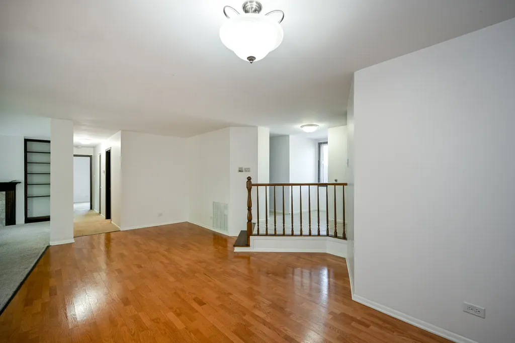 880 Johnstown Lane Wheaton IL 60189