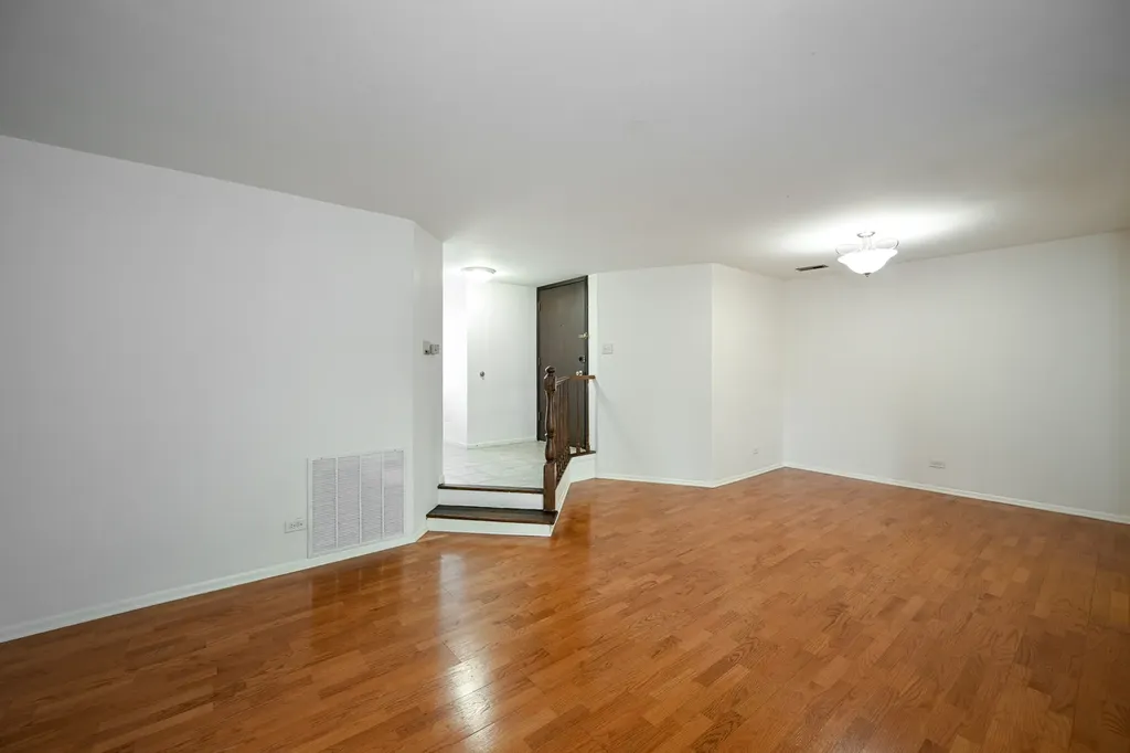 880 Johnstown Lane Wheaton IL 60189