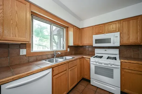 880 Johnstown Lane Wheaton IL 60189
