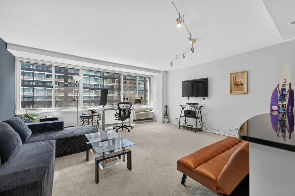 211 East Ohio Street Chicago IL 60611