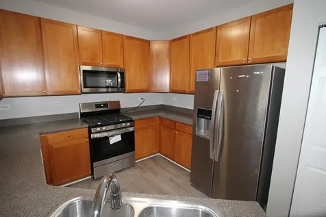 353 Springbrook Trail S Oswego IL 60543