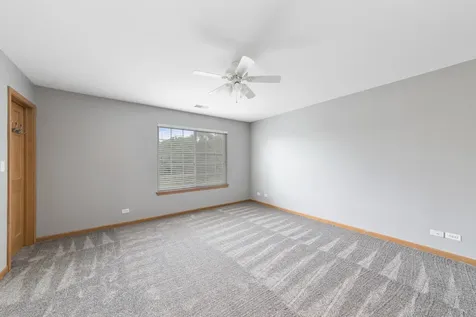 690 Lincoln Station Drive Oswego IL 60543