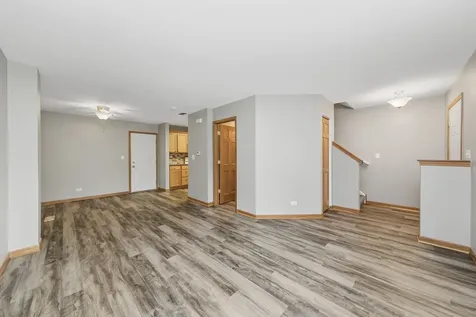 690 Lincoln Station Drive Oswego IL 60543