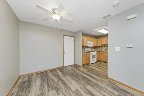 690 Lincoln Station Drive Oswego IL 60543