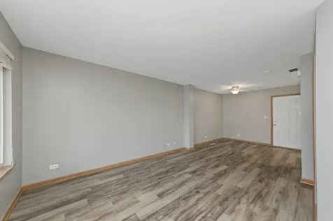 690 Lincoln Station Drive Oswego IL 60543