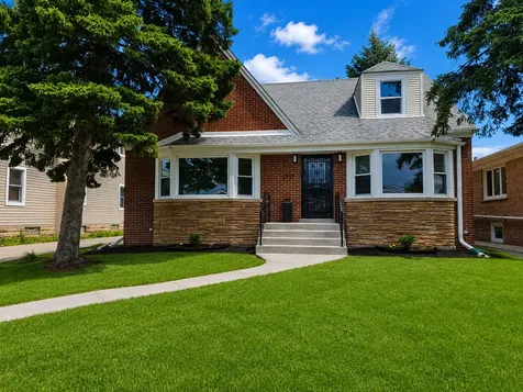 4727 North Newcastle Avenue Harwood Heights IL 60706