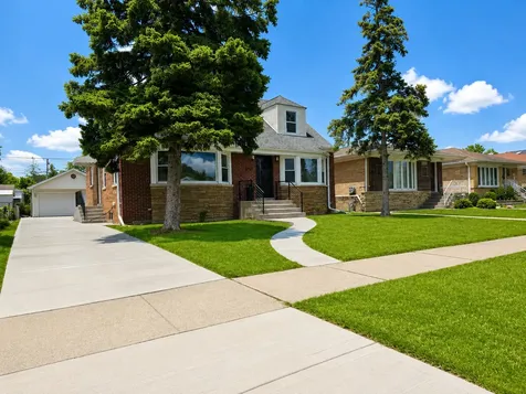 4727 North Newcastle Avenue Harwood Heights IL 60706